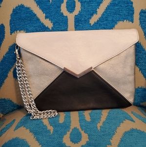 Express wristlet